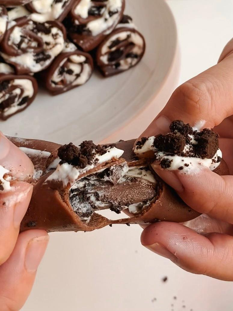 Chocolate oreo crepe roll