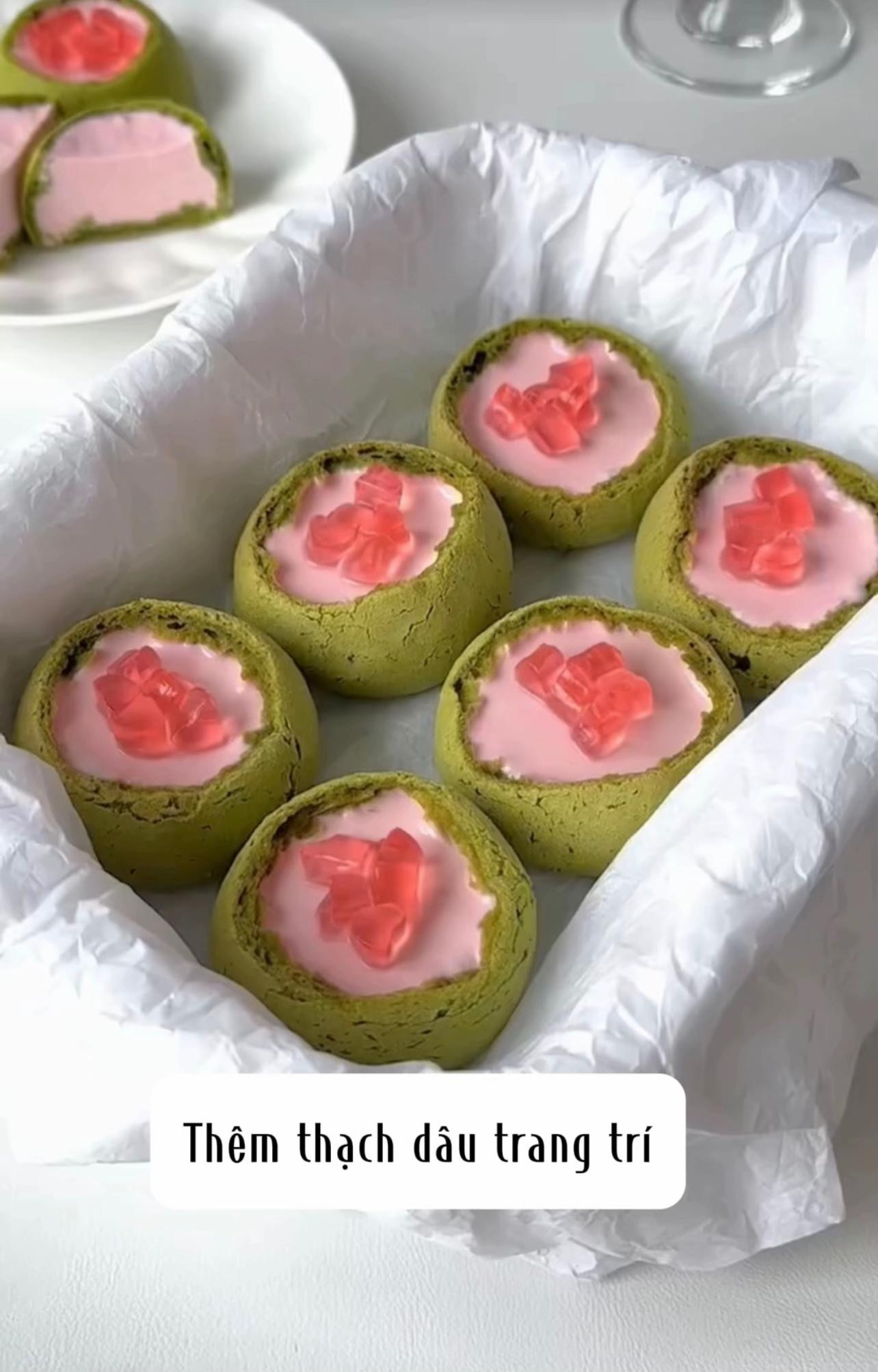 công thức làm bánh matcha strawberry mochi