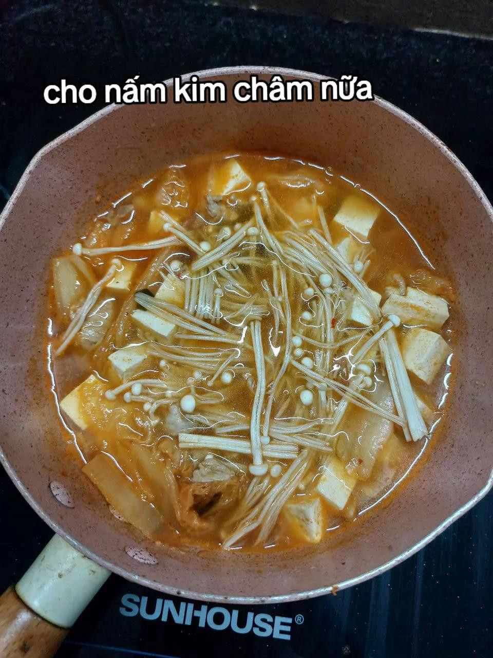 Công thức làm canh kim chi : nấm kim châm