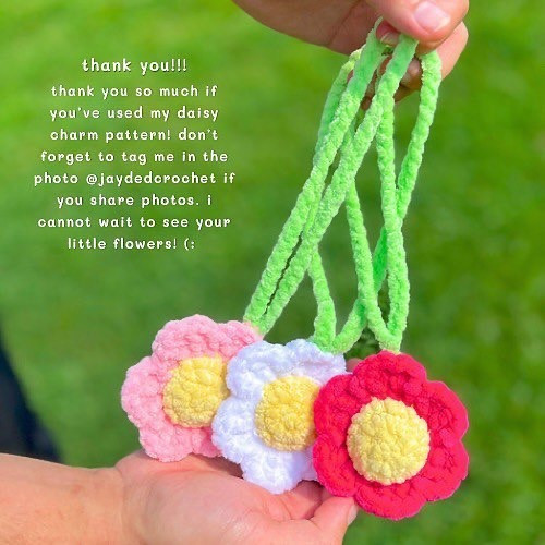 daisy charm crochet pattern