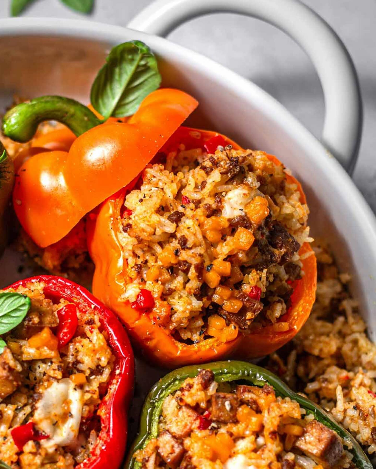 easy vegan stuffed peppers 🫑filled with rice