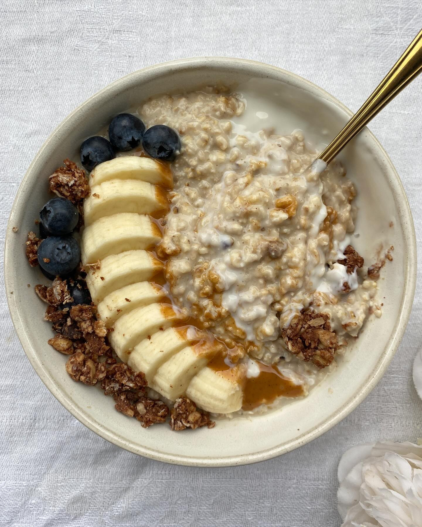 hazelnut chocolate oats 🧡
good morning and happy new year everyone! Hope you had a wonderful start!💫