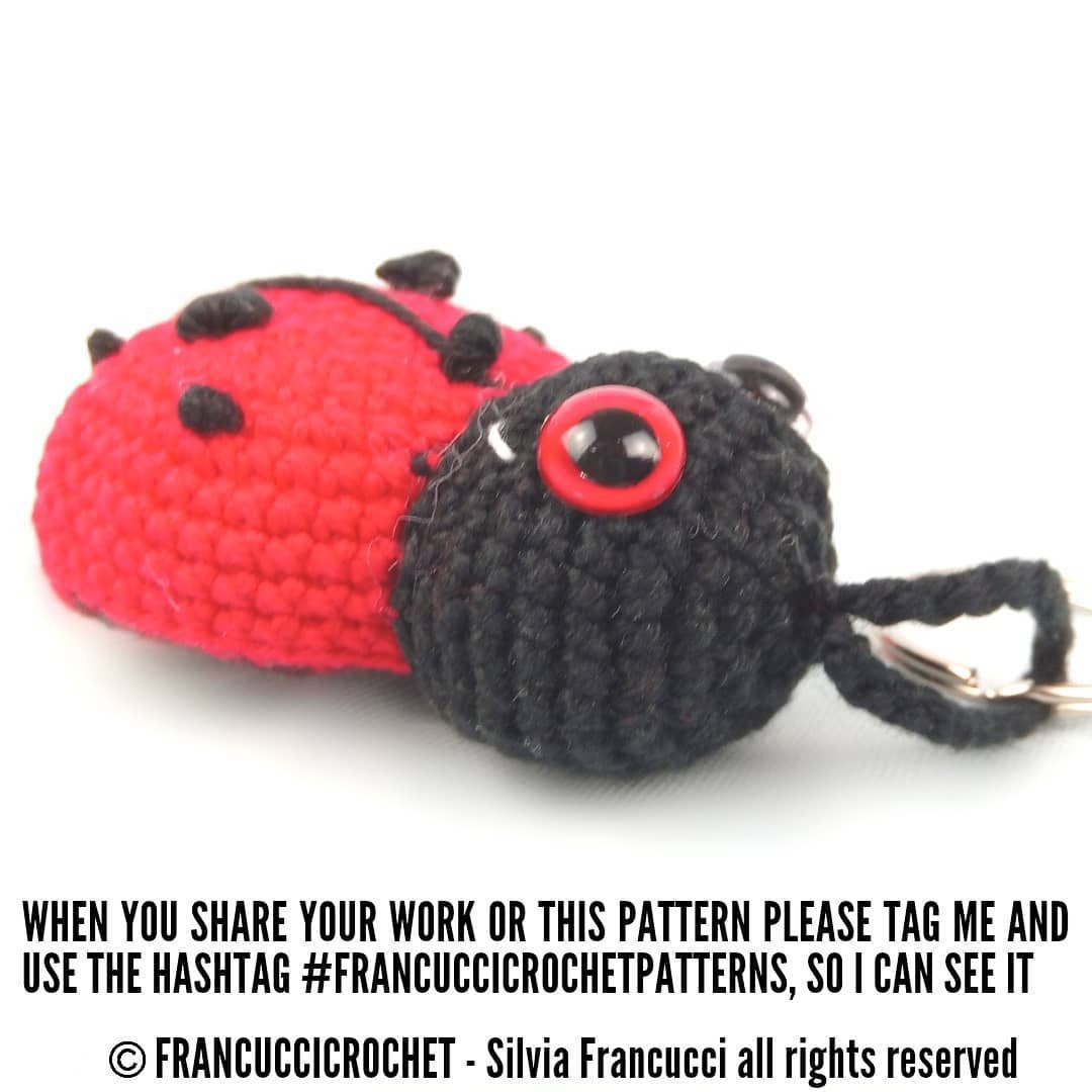 lady bug keychain crochet pattern