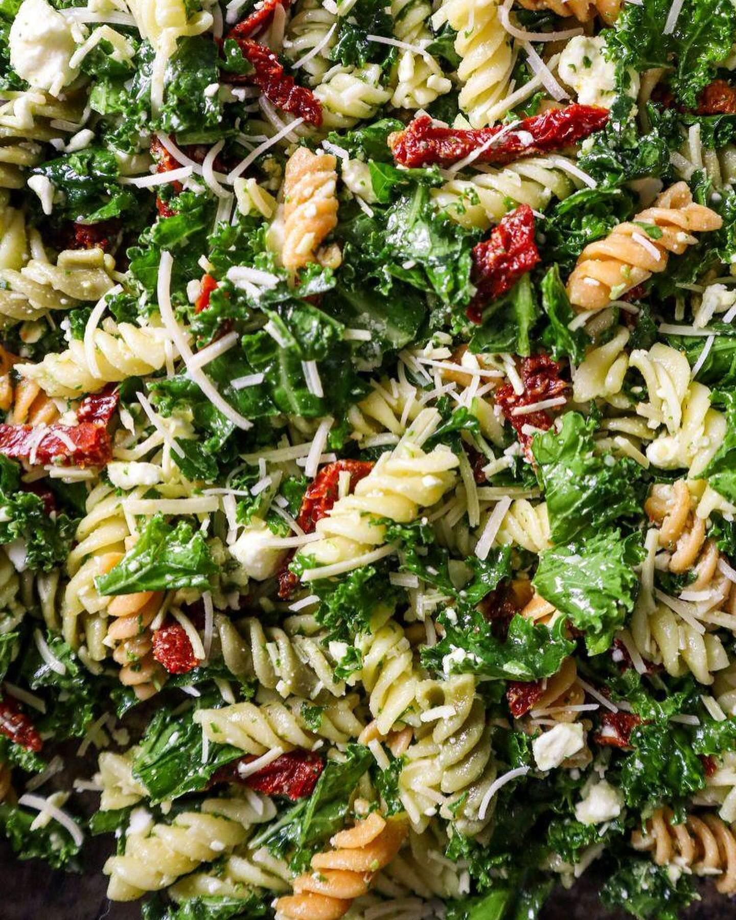 Mediterranean Pasta & Kale Salad with Garlic Basil Dressing: