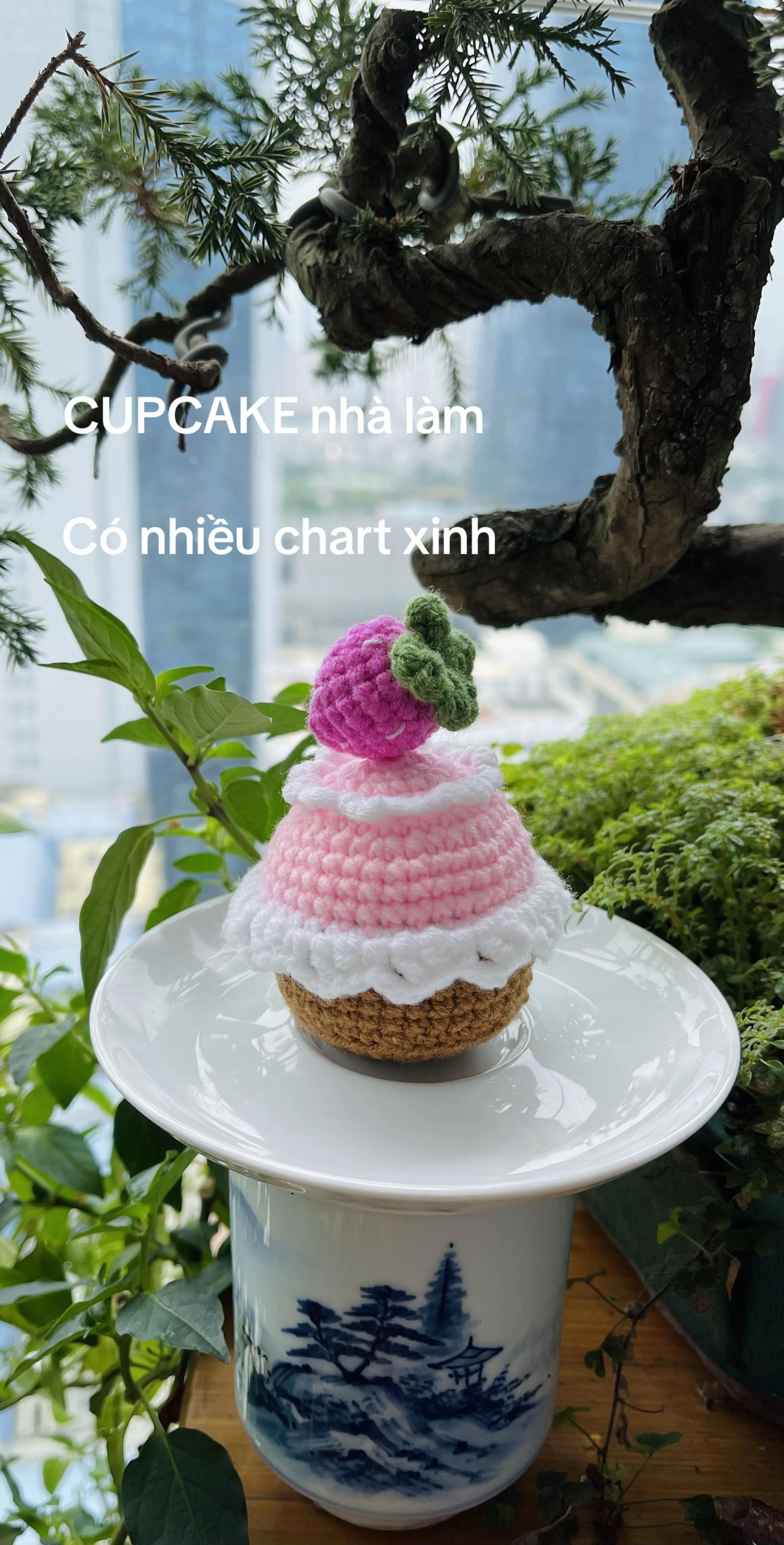 Móc bánh cupcake cho bé chơi