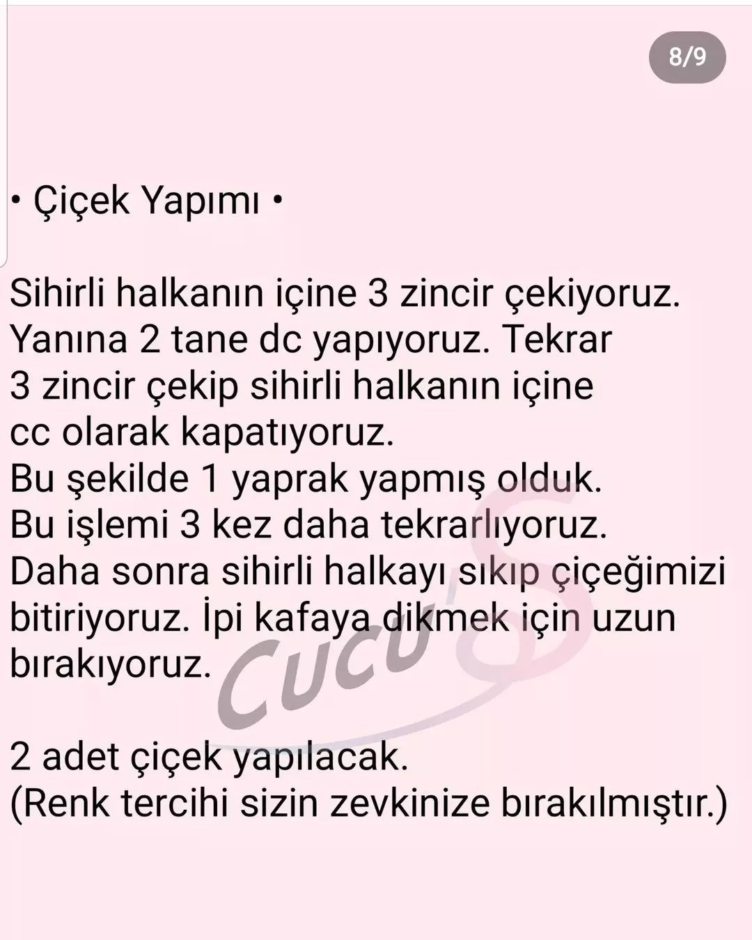 Pembe elbise giyen uzun kulaklı beyaz tavşan için tığ işi modeli