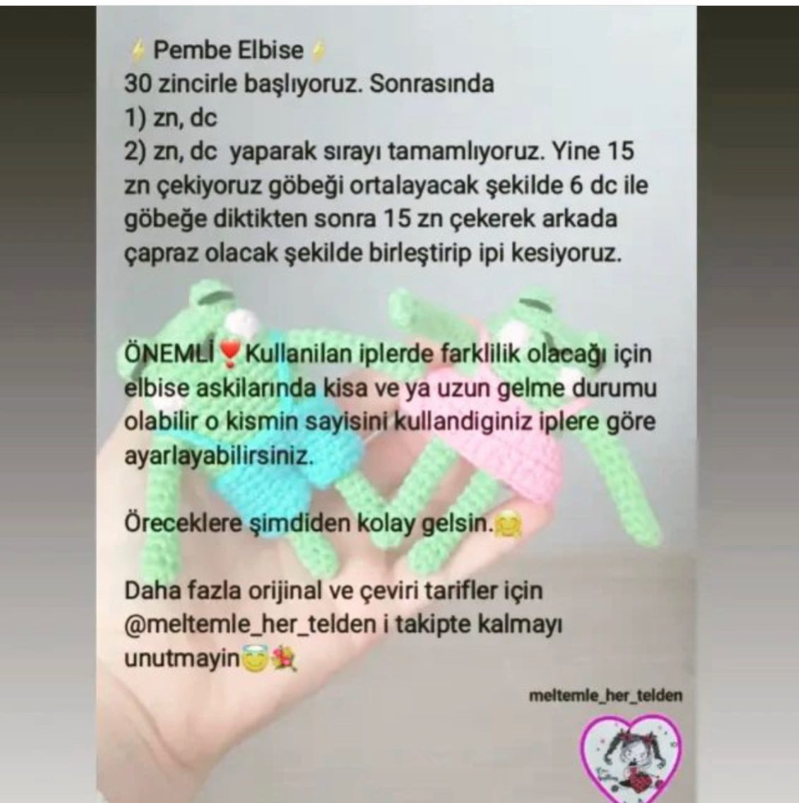 Pembe elbise giyen yeşil kurbağa tığ işi modeli