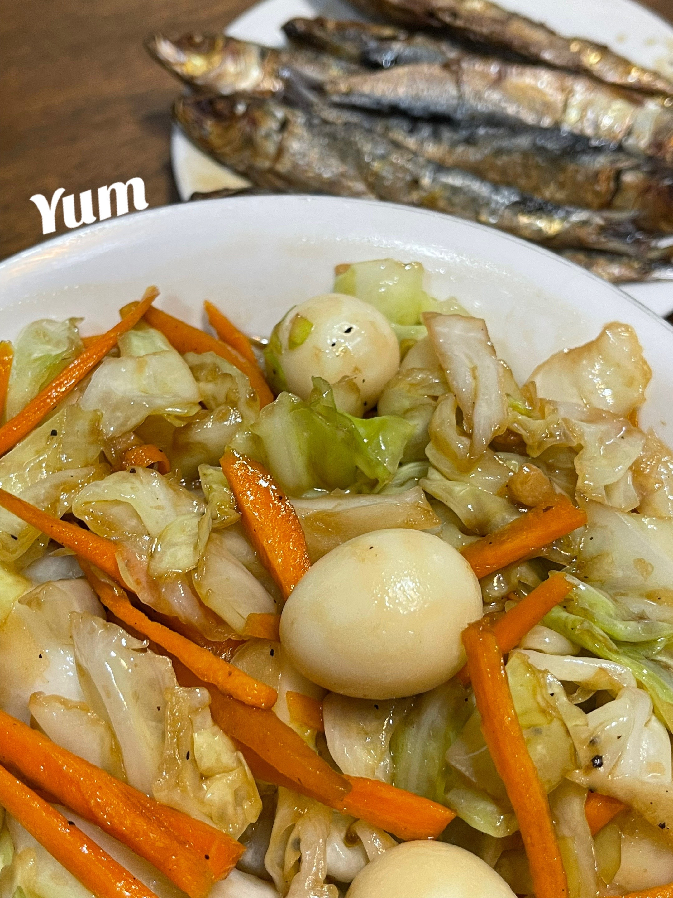 stir fry cabbage & carrots with quail eggs