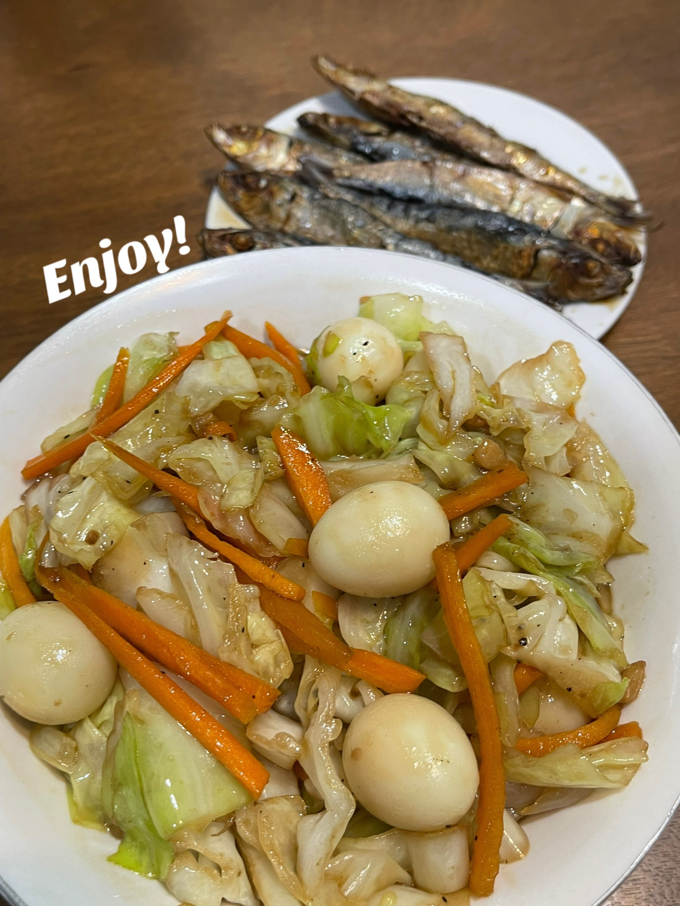 stir fry cabbage & carrots with quail eggs