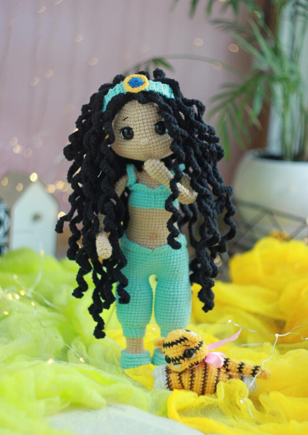 CROCHET PATTERN PRINCESS JASMINE AND HER BEST FRIEND RAJA