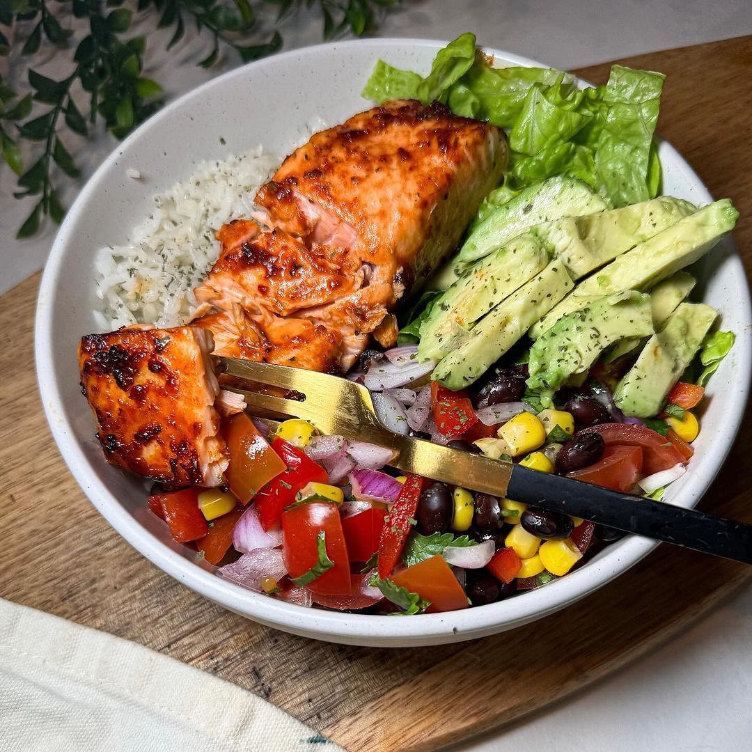 EASY SALMON BURRITO BOWL