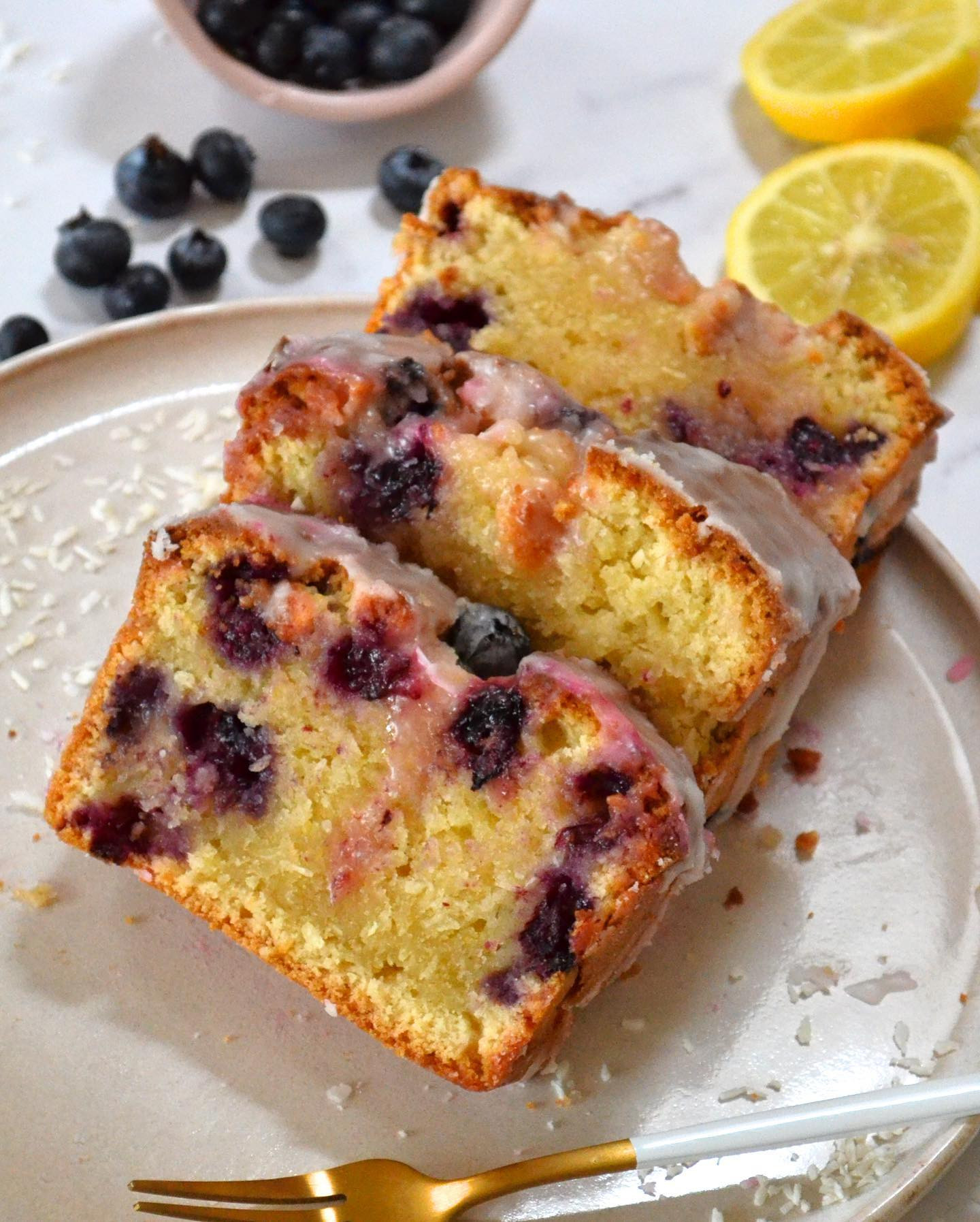 LEMON, BLUEBERRY AND COCONUT LOAF CAKE 🍰