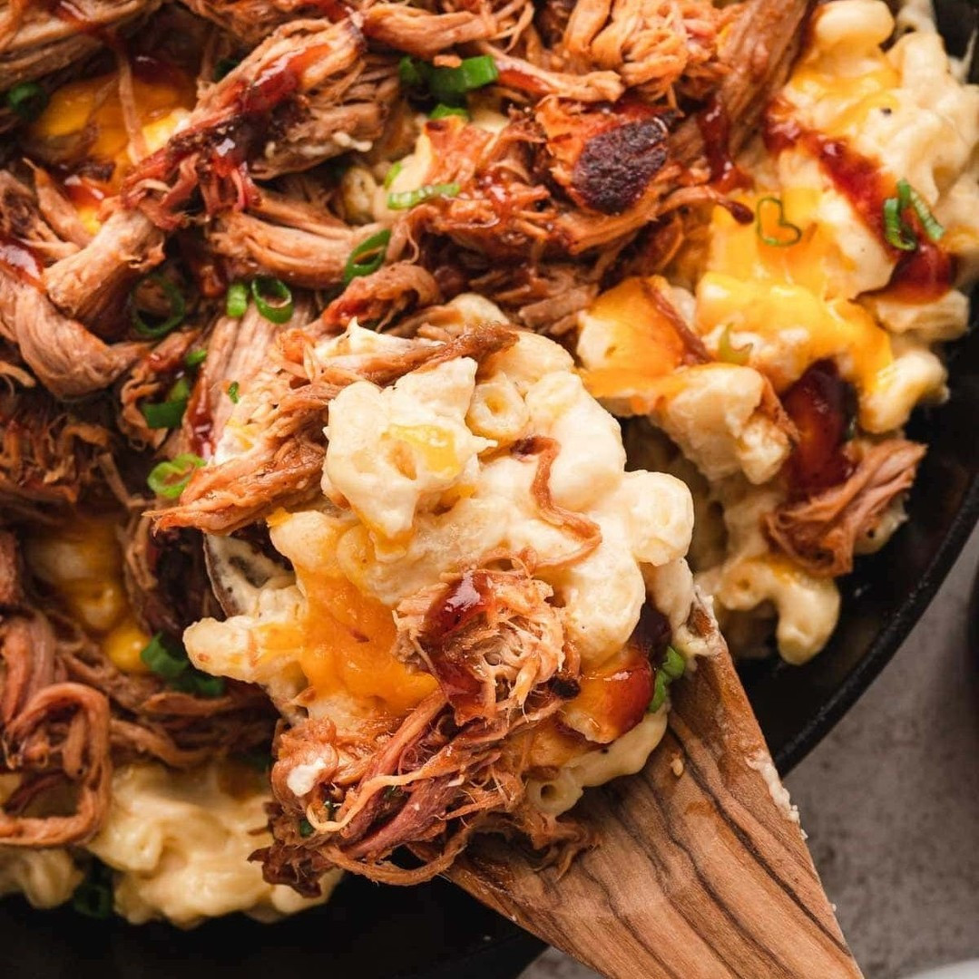 PULLED PORK MAC & CHEESE