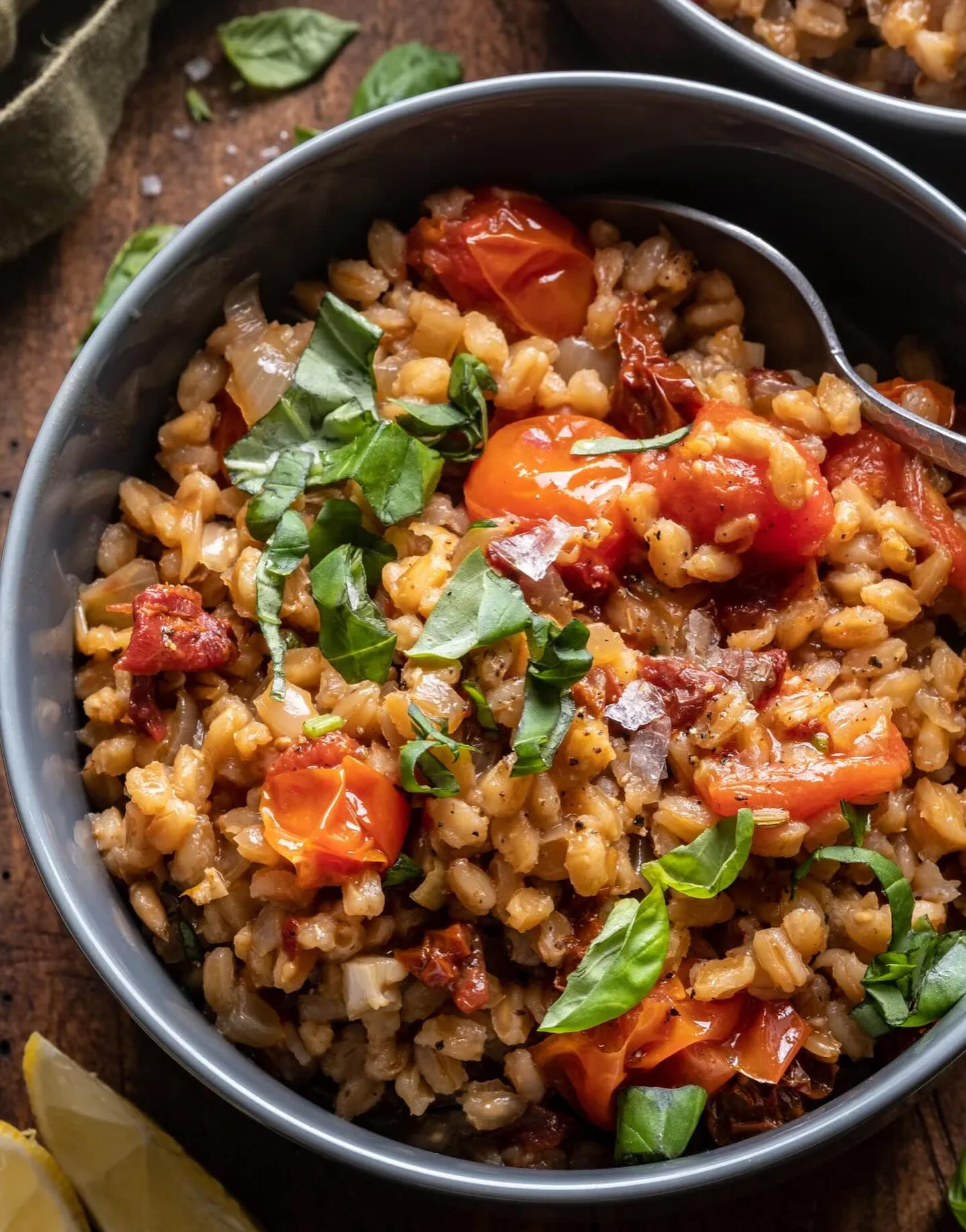 This One-Pot Sun Dried Tomato Farro reminds a bit of risotto, but without all the stirring! Loaded with sweet cherry tomatoes, nutty whole grains and fresh basil. So cozy and easy to make.