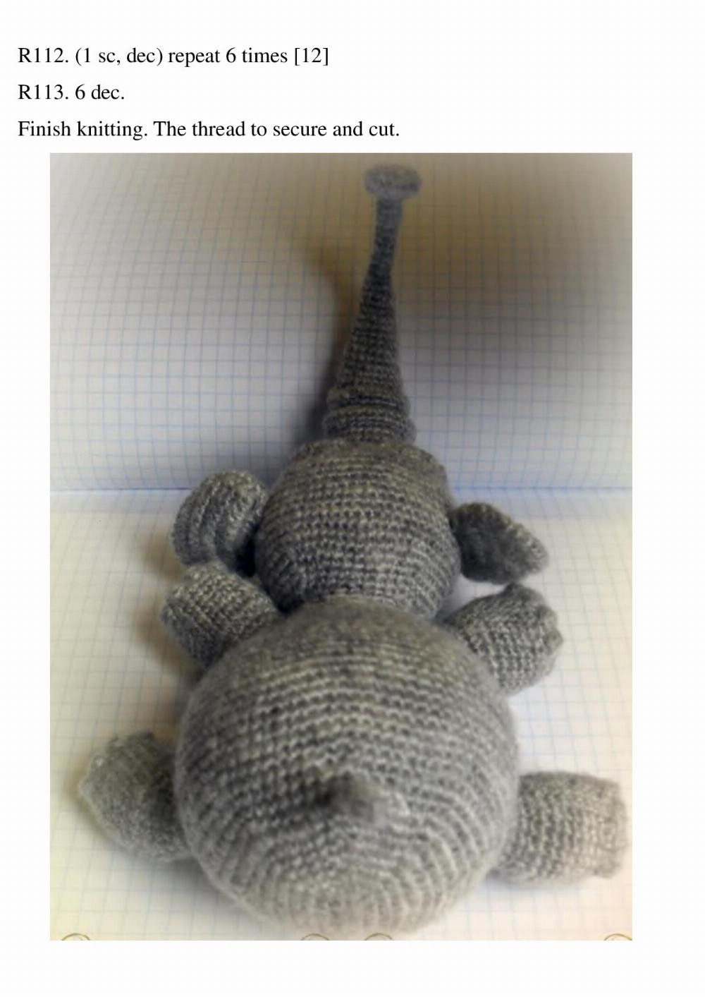 amigurumi elephant with balloon