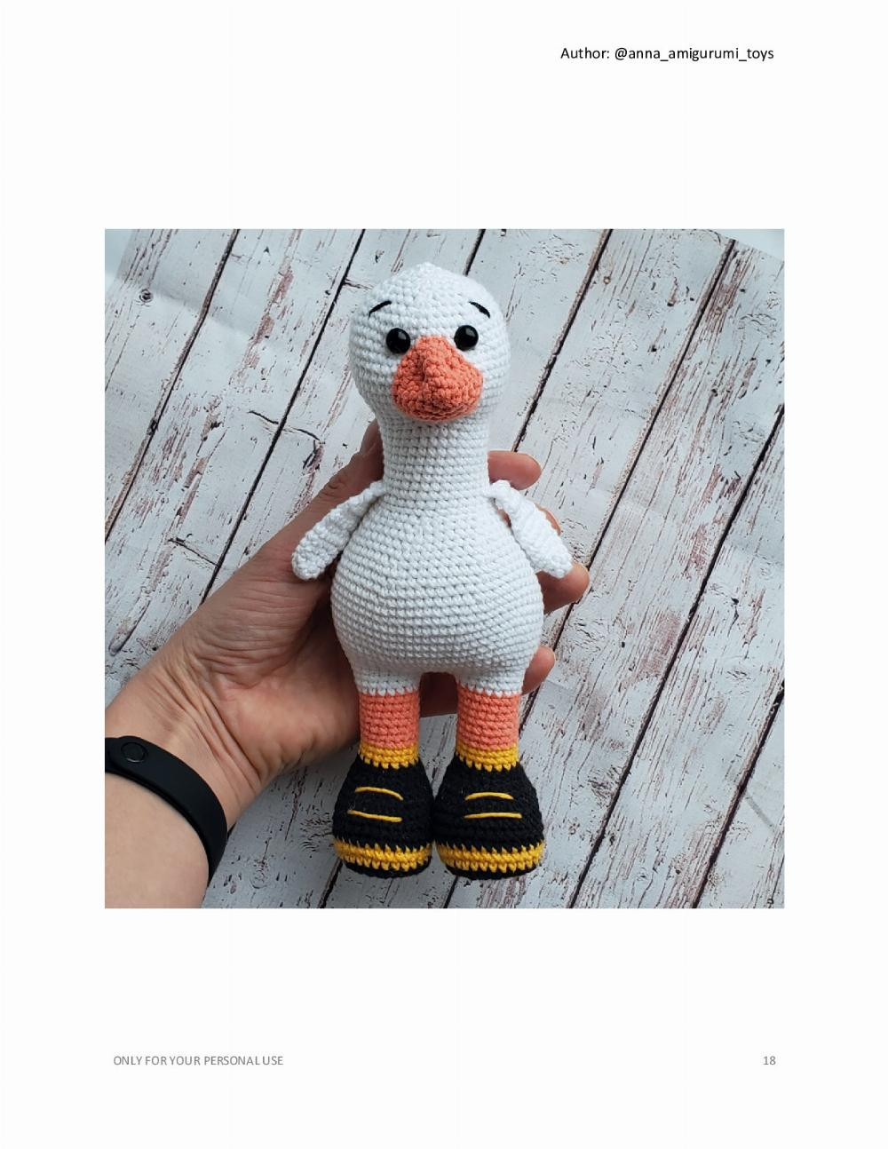 GOOSE cosplay bee crochet pattern