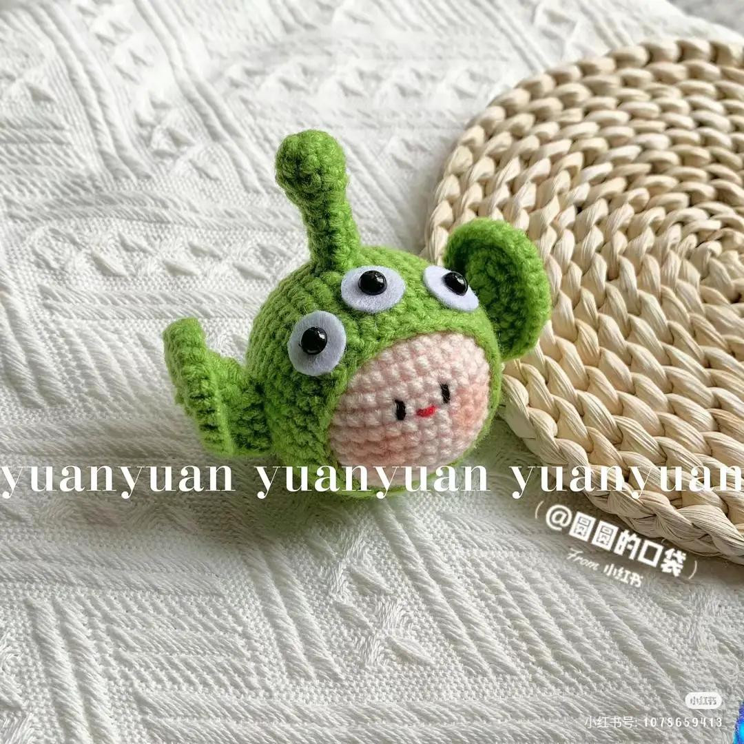 Mochi crochet pattern bear, stick, alien