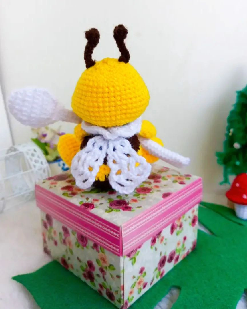 🐝#دستوربافت_رایگان #عروسک زنبورک 😍🐝#زنبور به این #خوشگلی دیده بودید؟🥹🐝بافته شده با #