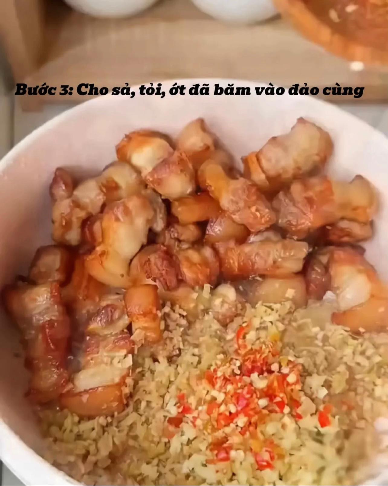 Ba rọi chiên mắm nhé 😋 #viraltiktok #viralvideo #comnhangonnhat