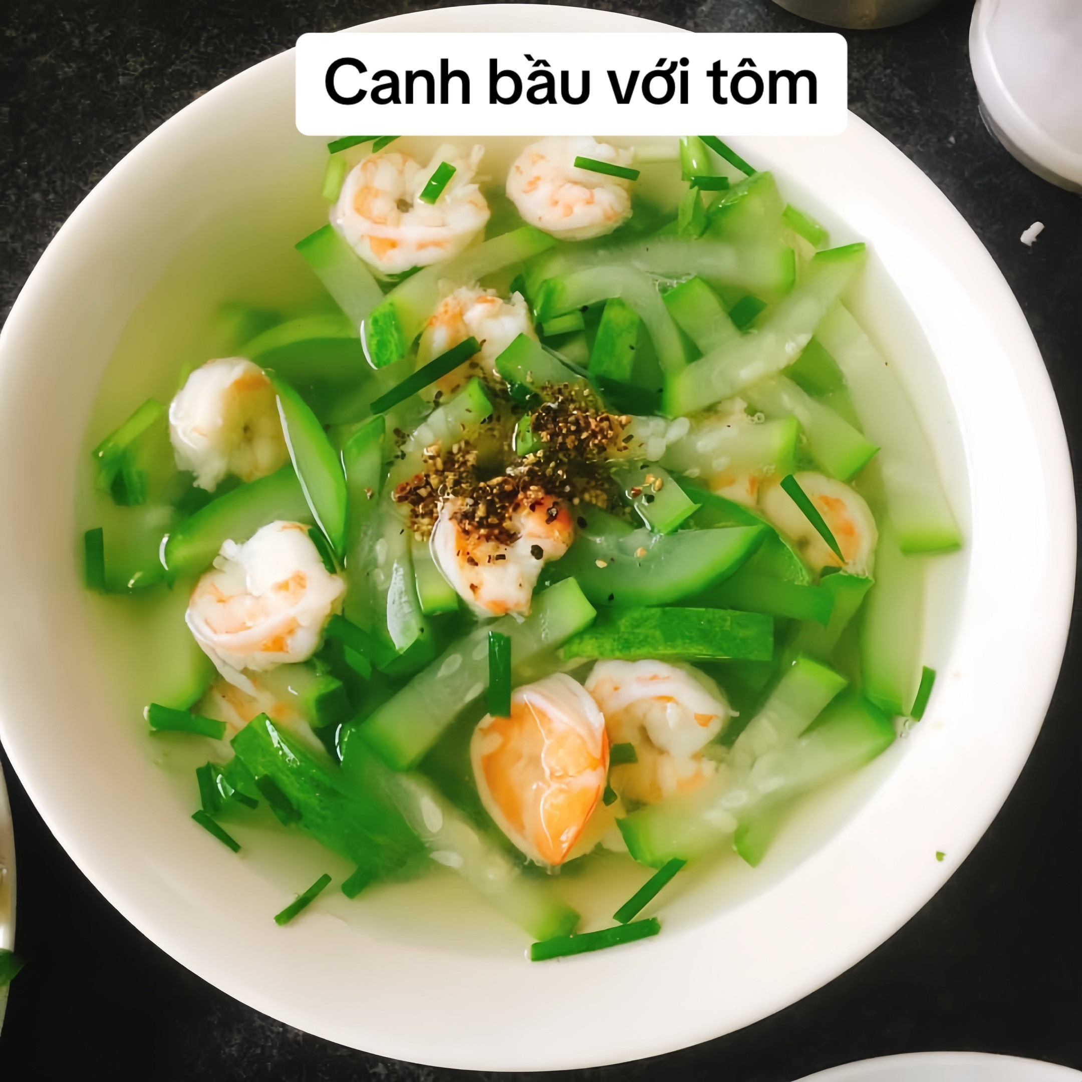 Cá trê nướng, thịt heo xào, canh bầu với tôm.