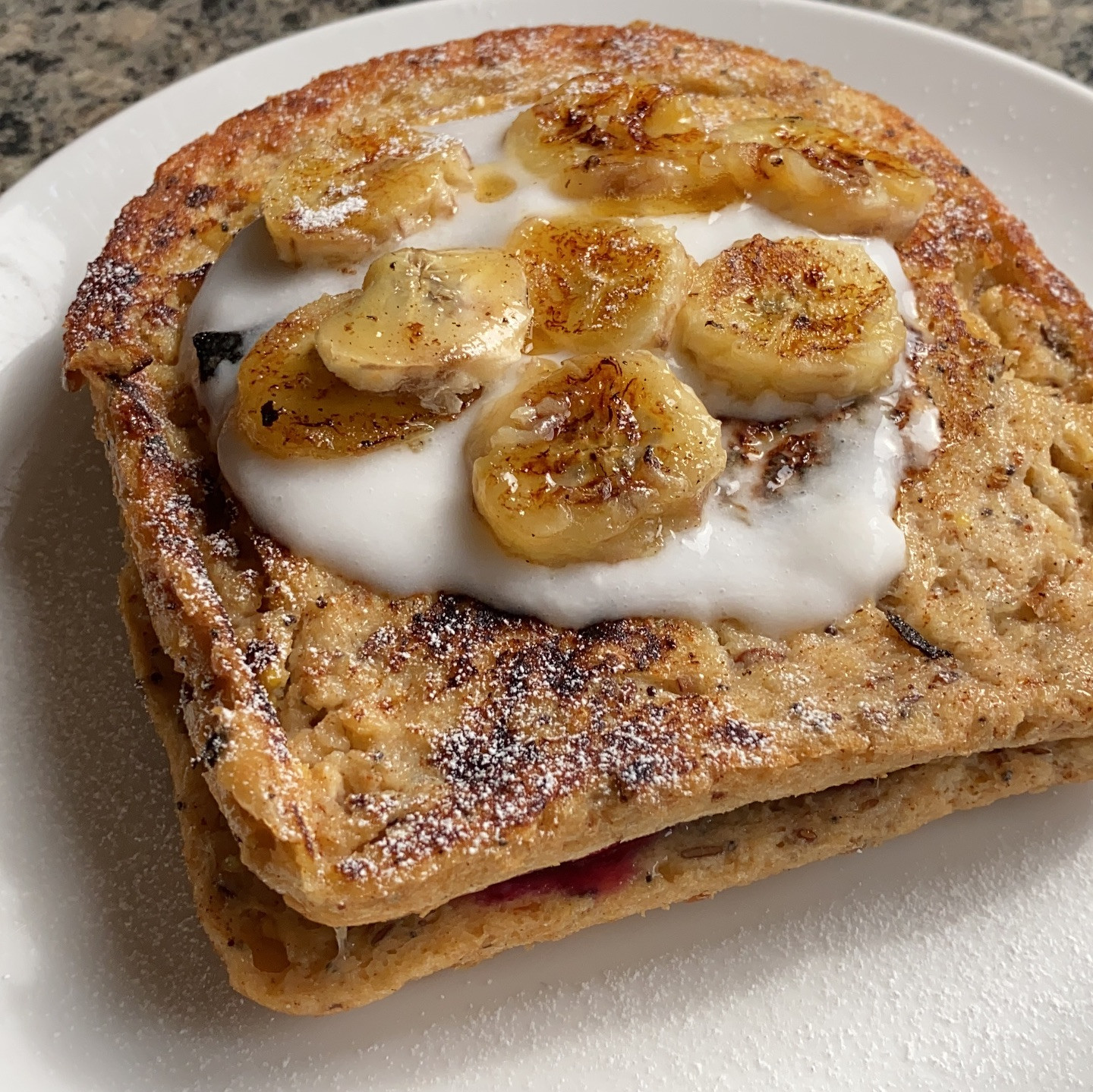 Caramelised banana almond stuffed French toast (recipe ✨👇)