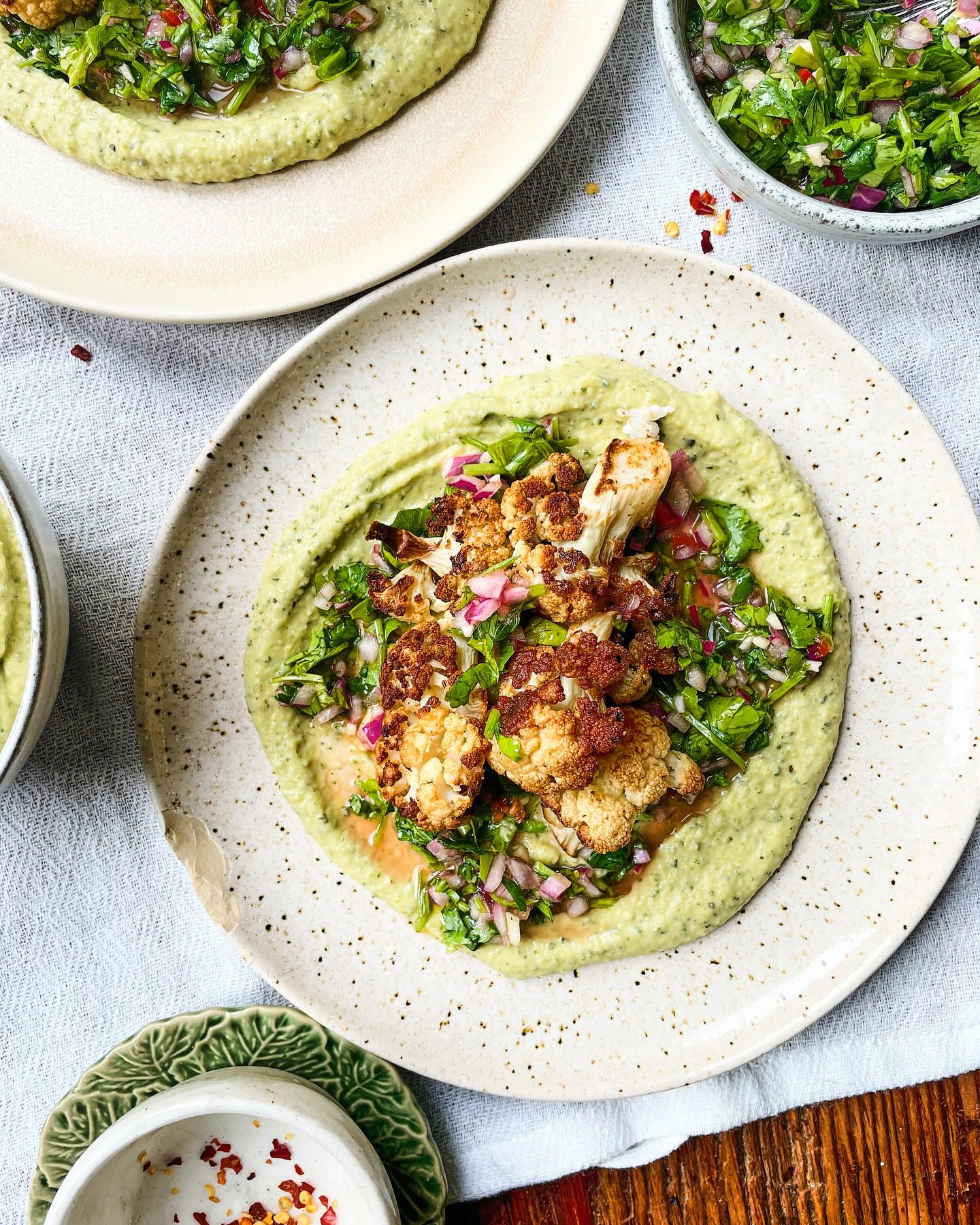 Roast cauliflower with white bean & courgette dip and coriander salsa 🤩