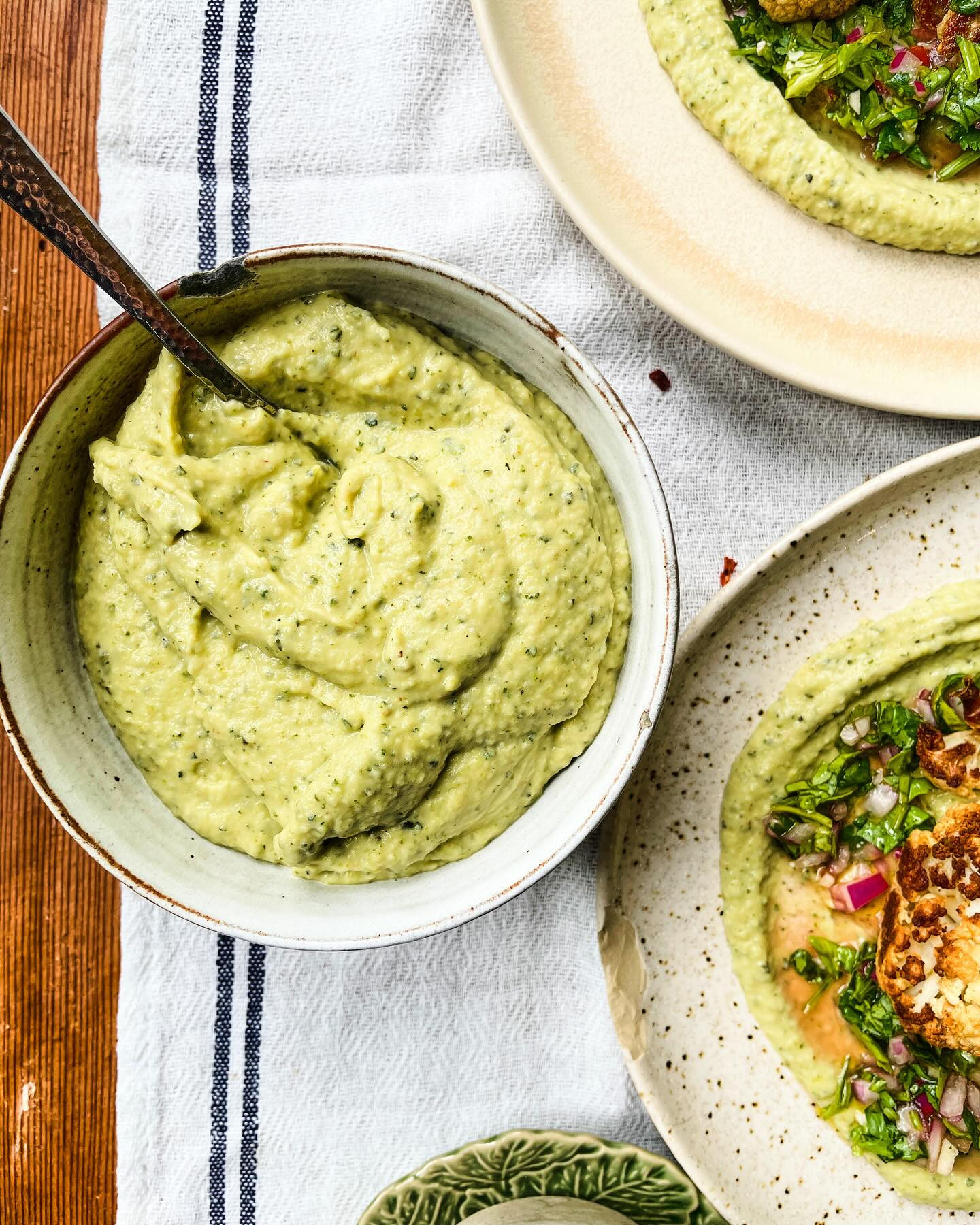 Roast cauliflower with white bean & courgette dip and coriander salsa 🤩