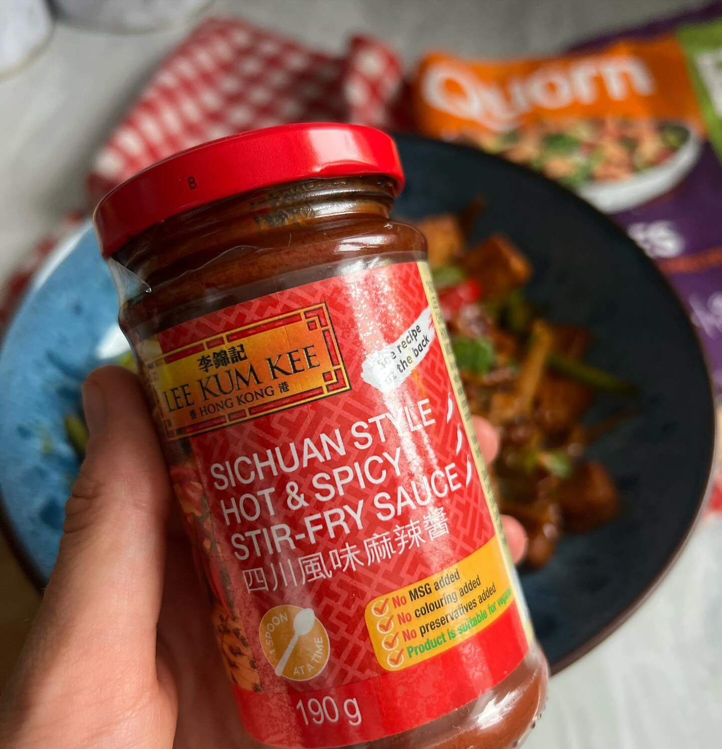 SICHUAN QUORN CHICKEN & VEGGIE NOODLES