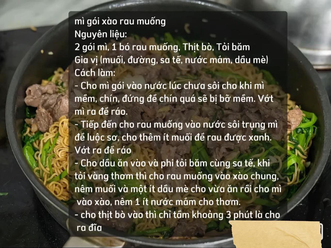 thịt lợn kho dưa, rôm rim, sườn xào chua ngọt, thịt heo cháy cạnh, cánh gà chiên giòn, mì xào bò rau muống.