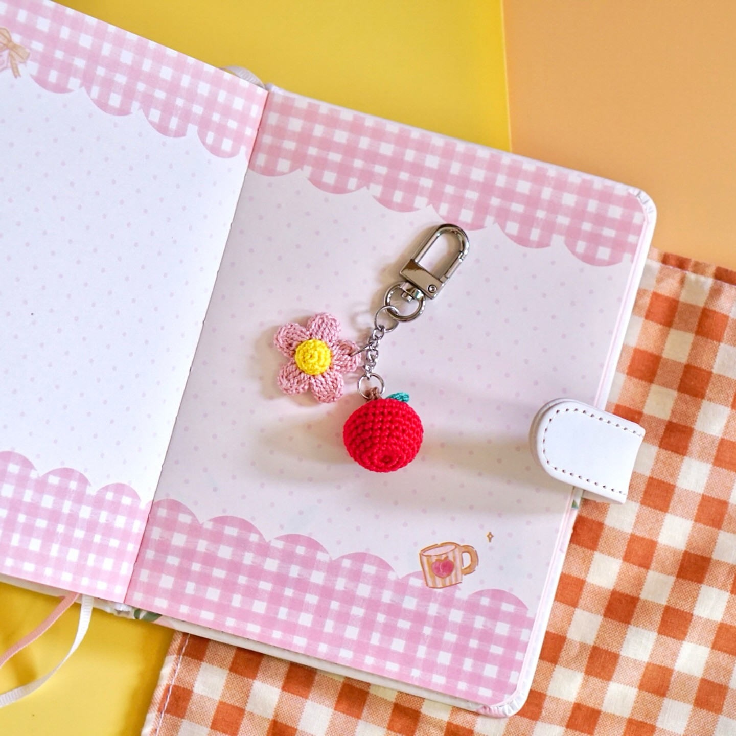 mini apple crochet pattern