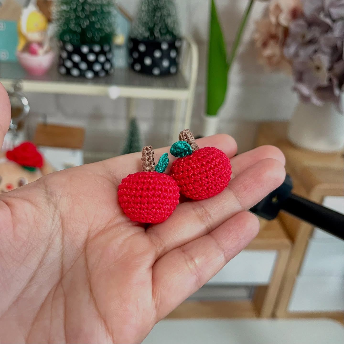 mini apple crochet pattern
