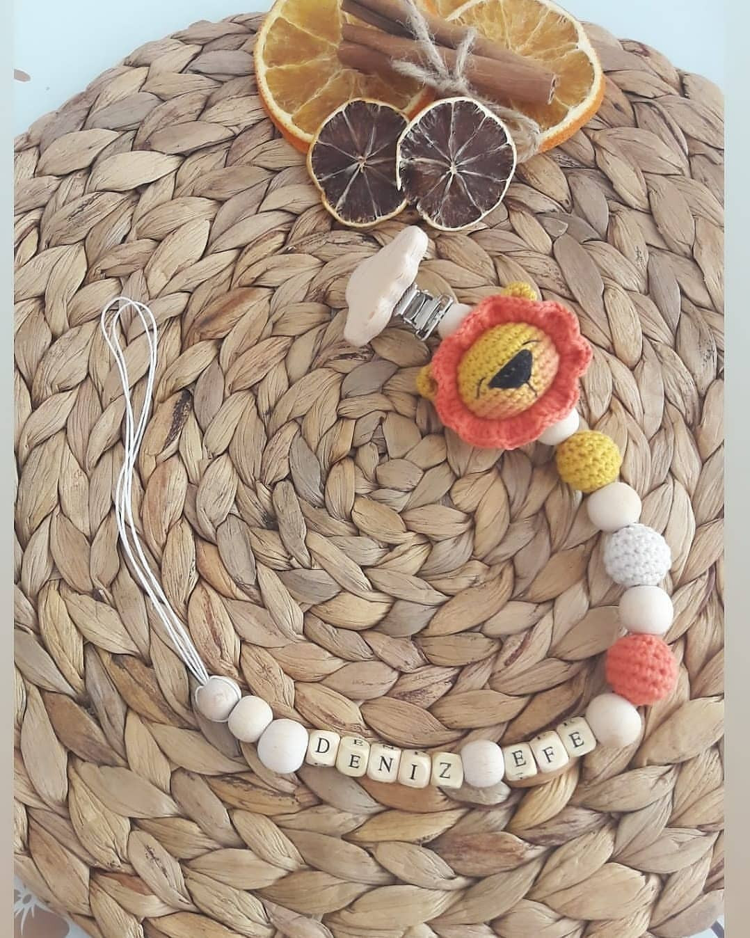 Aslan Temalı Bebek Set Örgü Tarifi