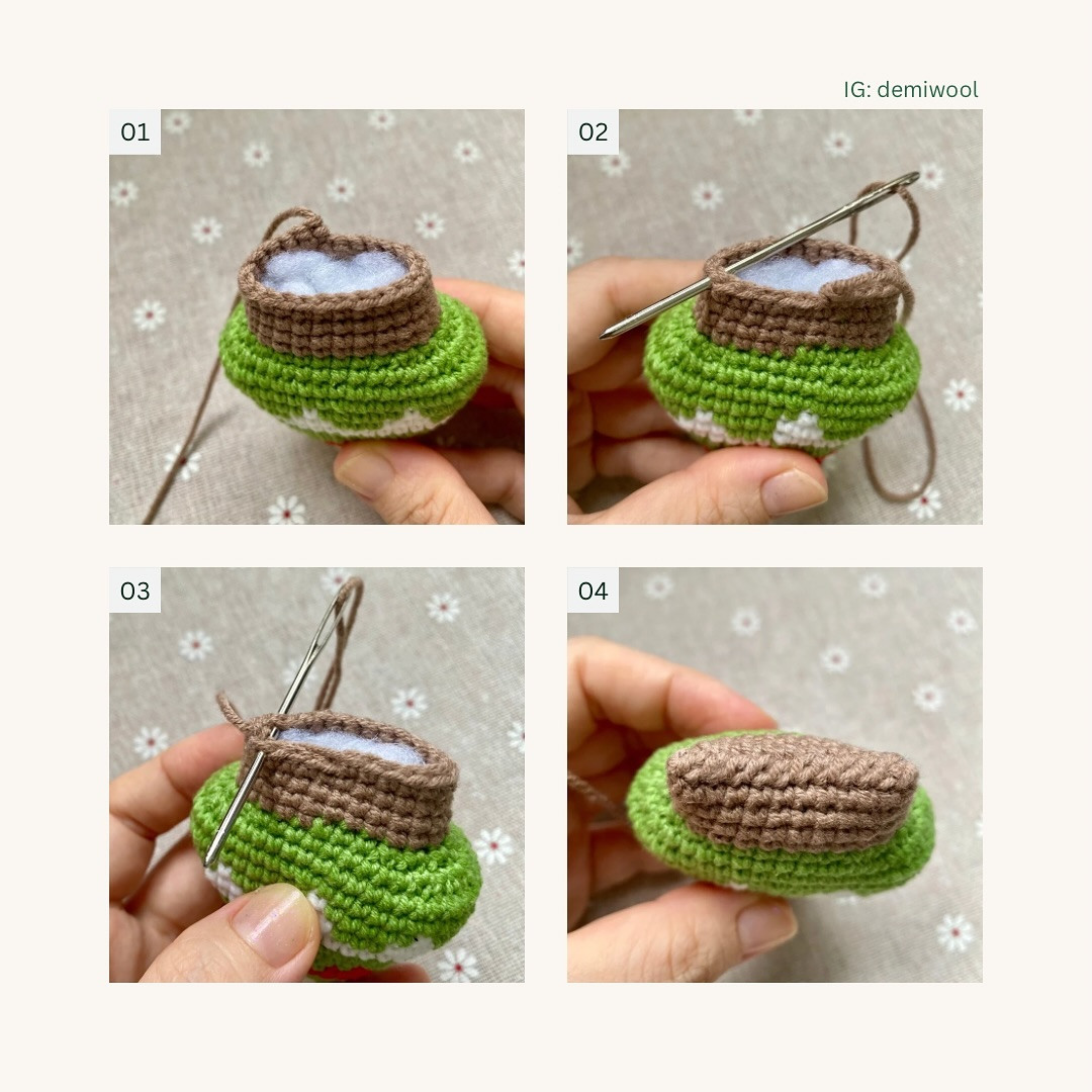 Free Crochet Christmas Tree Charm Pattern