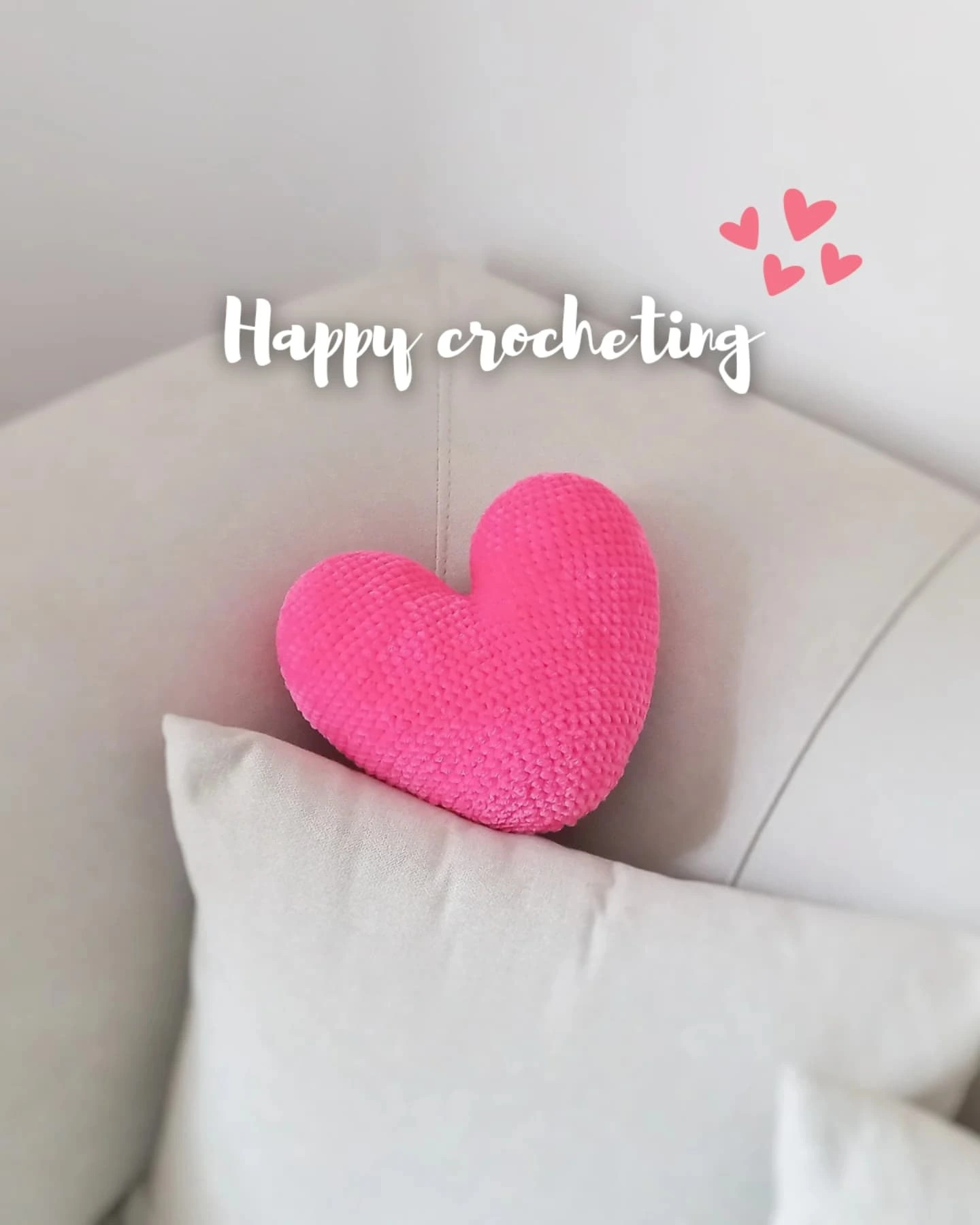 Free Crochet Heart Pillow Pattern with Tulip Yarn