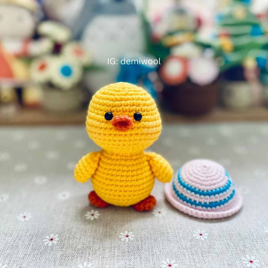 Free Crochet Pattern: Adorable Baby Chick Amigurumi