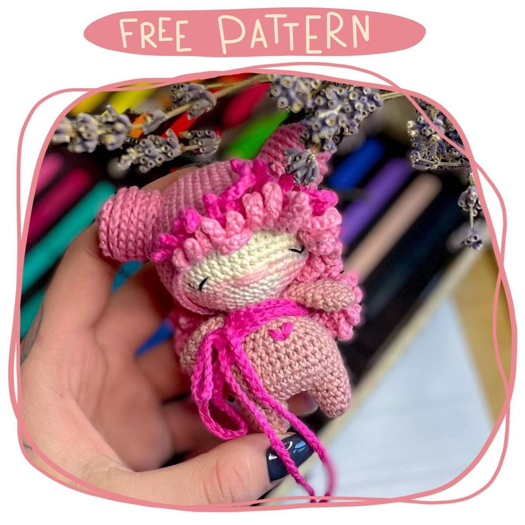 Free Crochet Pattern: Adorable Pink Amigurumi Doll