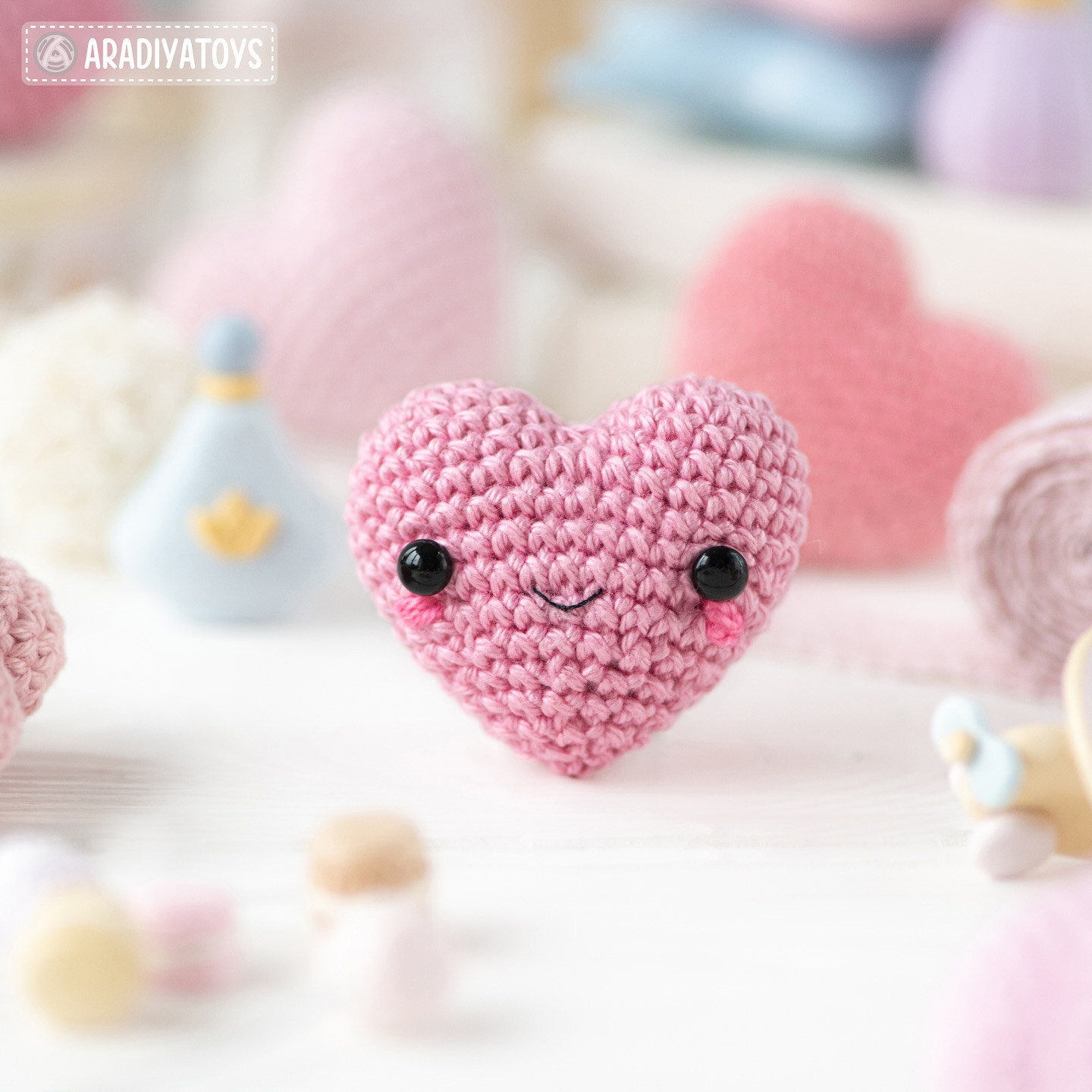Free Crochet Pattern: Adorable Pink Heart Amigurumi