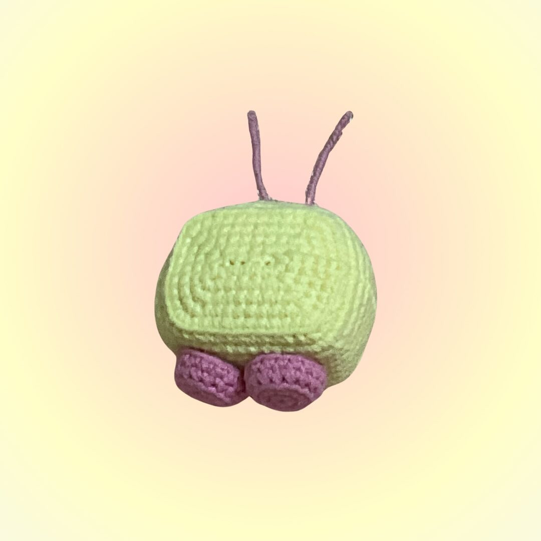 Free Crochet Pattern: Adorable Retro TV Amigurumi