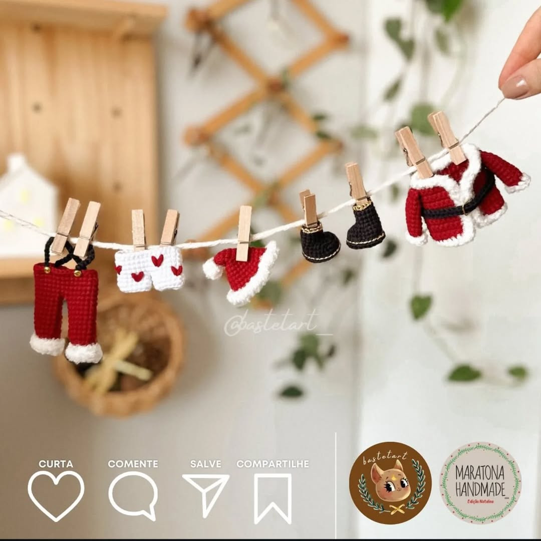 Free Crochet Pattern: Santa's Clothesline