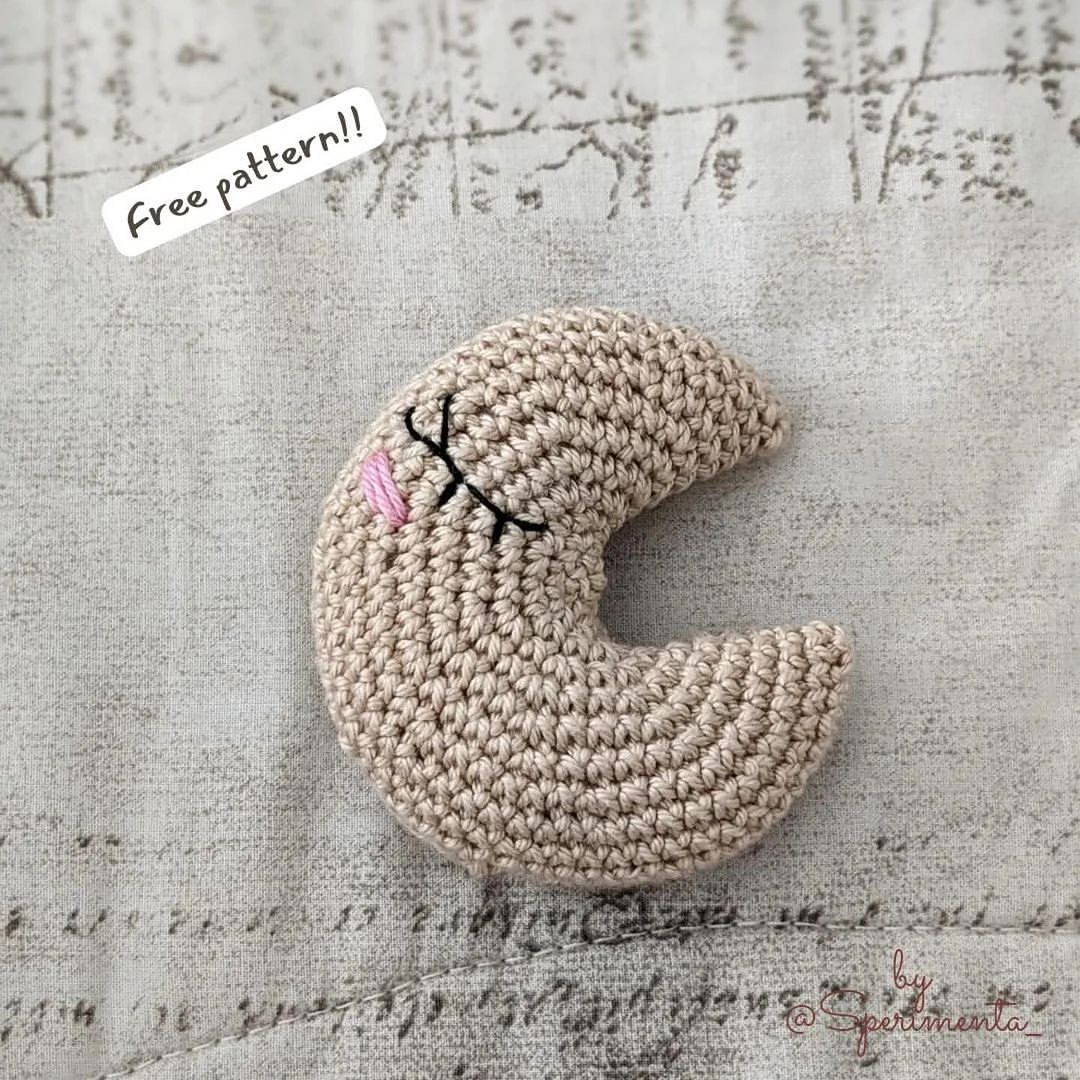 Free Crochet Sleeping Moon Pattern
