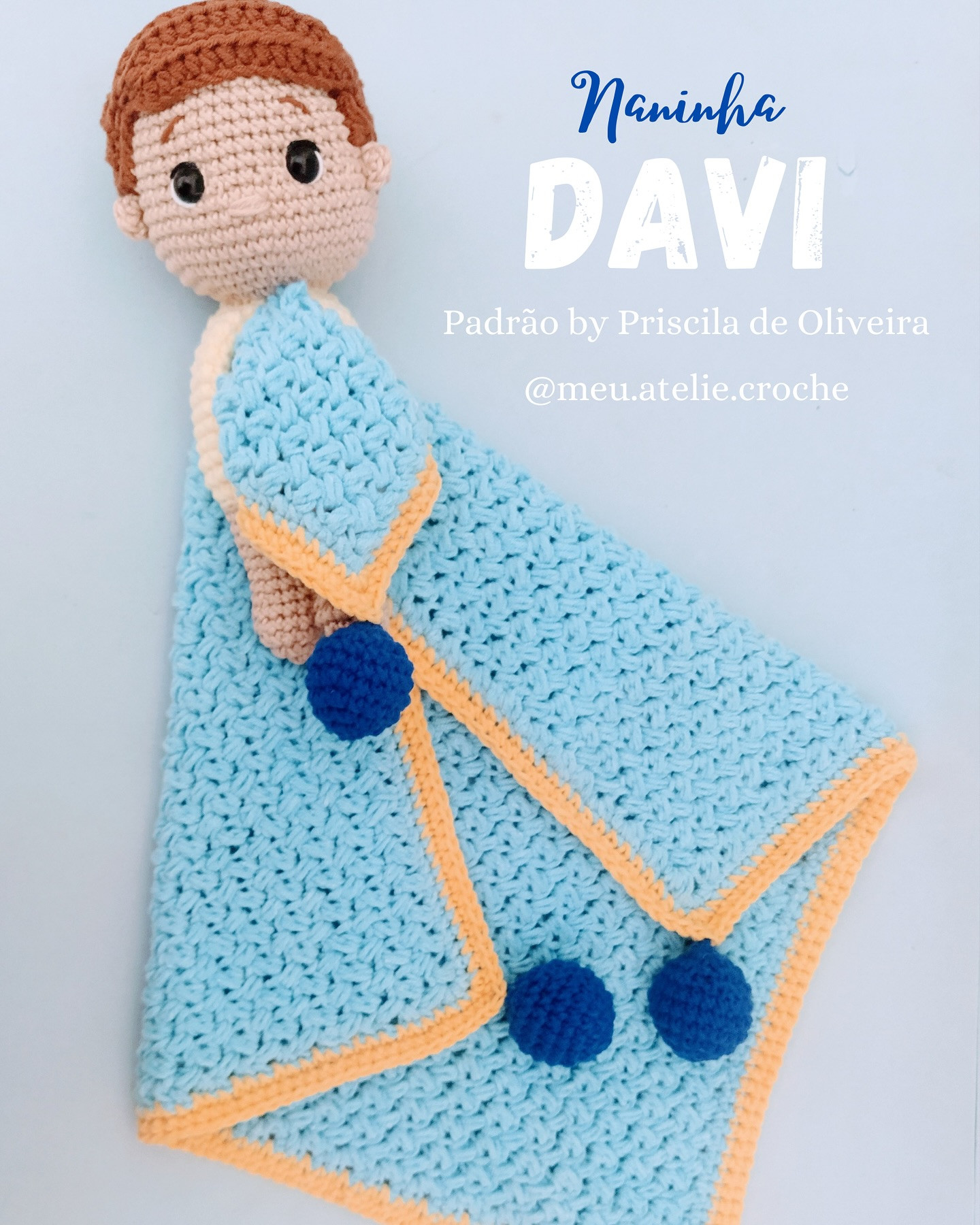 Gráfico de crochê: Bebê Davi em mantinha azul.