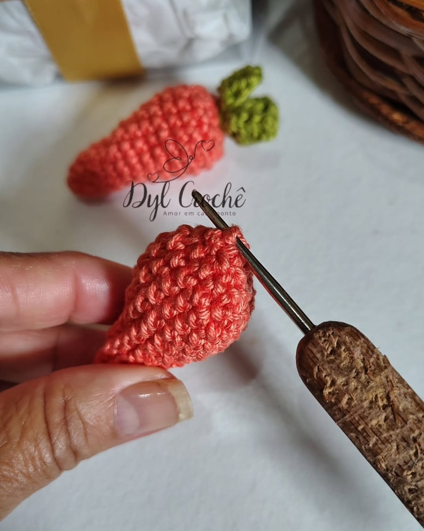 Gráfico de crochê gratuito: cenoura amigurumi