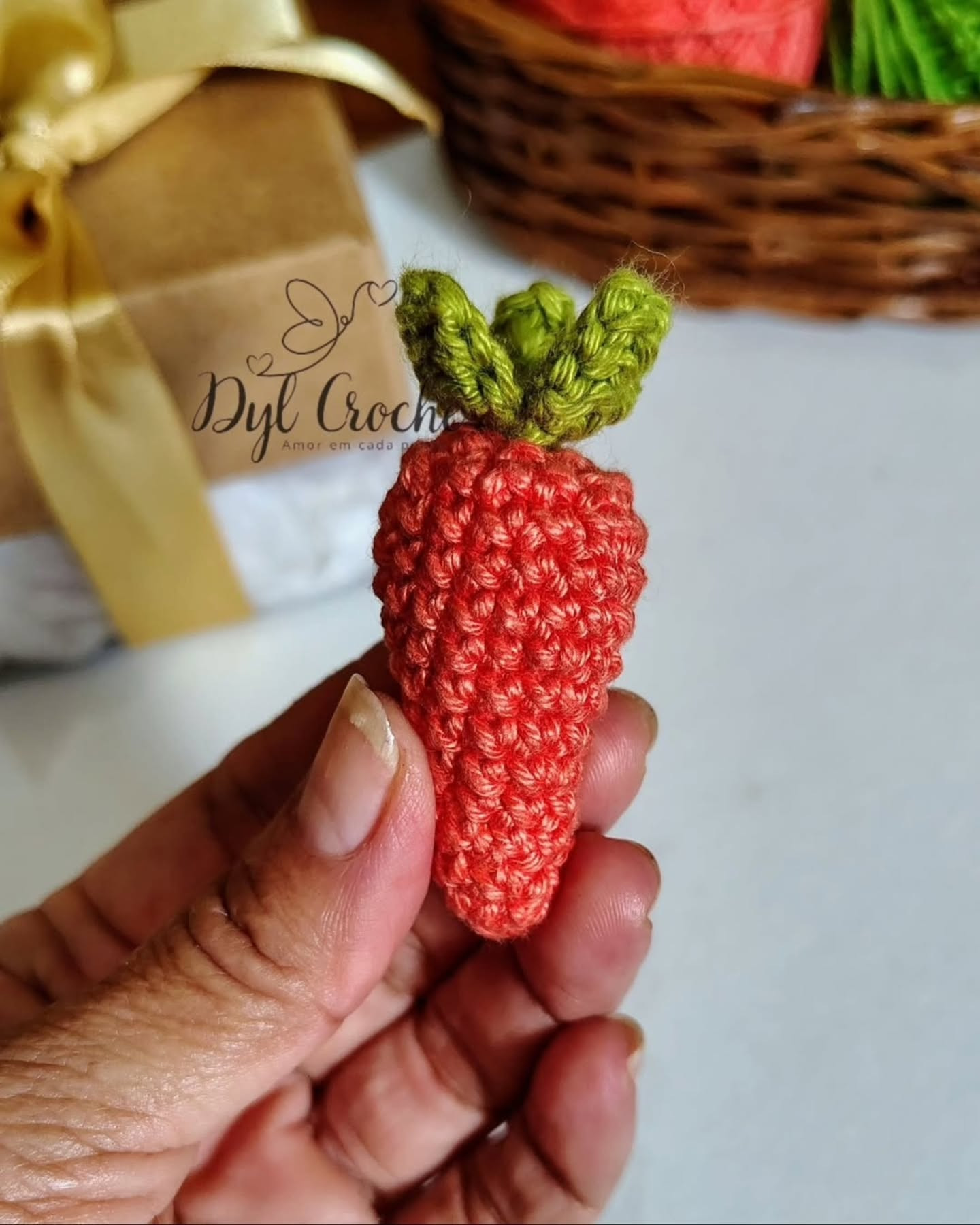 Gráfico de crochê gratuito: cenoura amigurumi