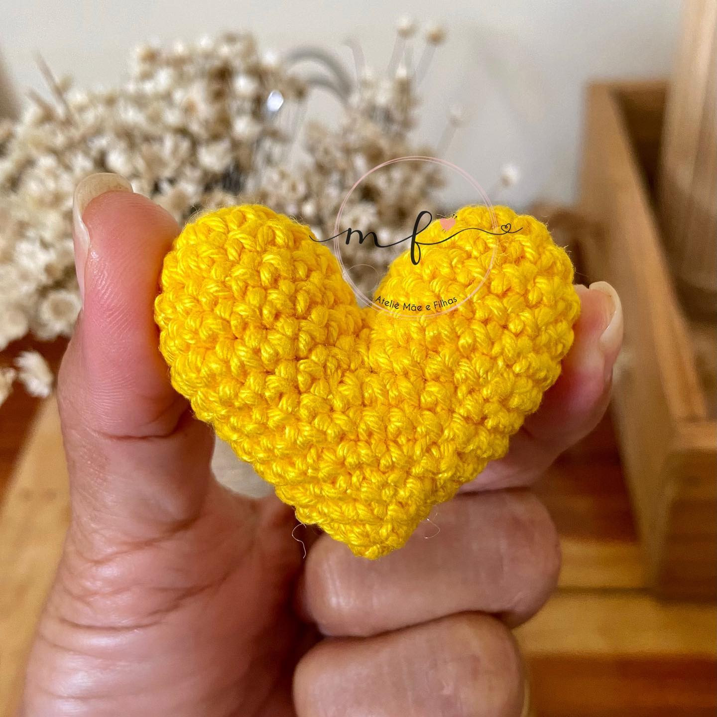 Gráfico de crochê gratuito: coração amarelo