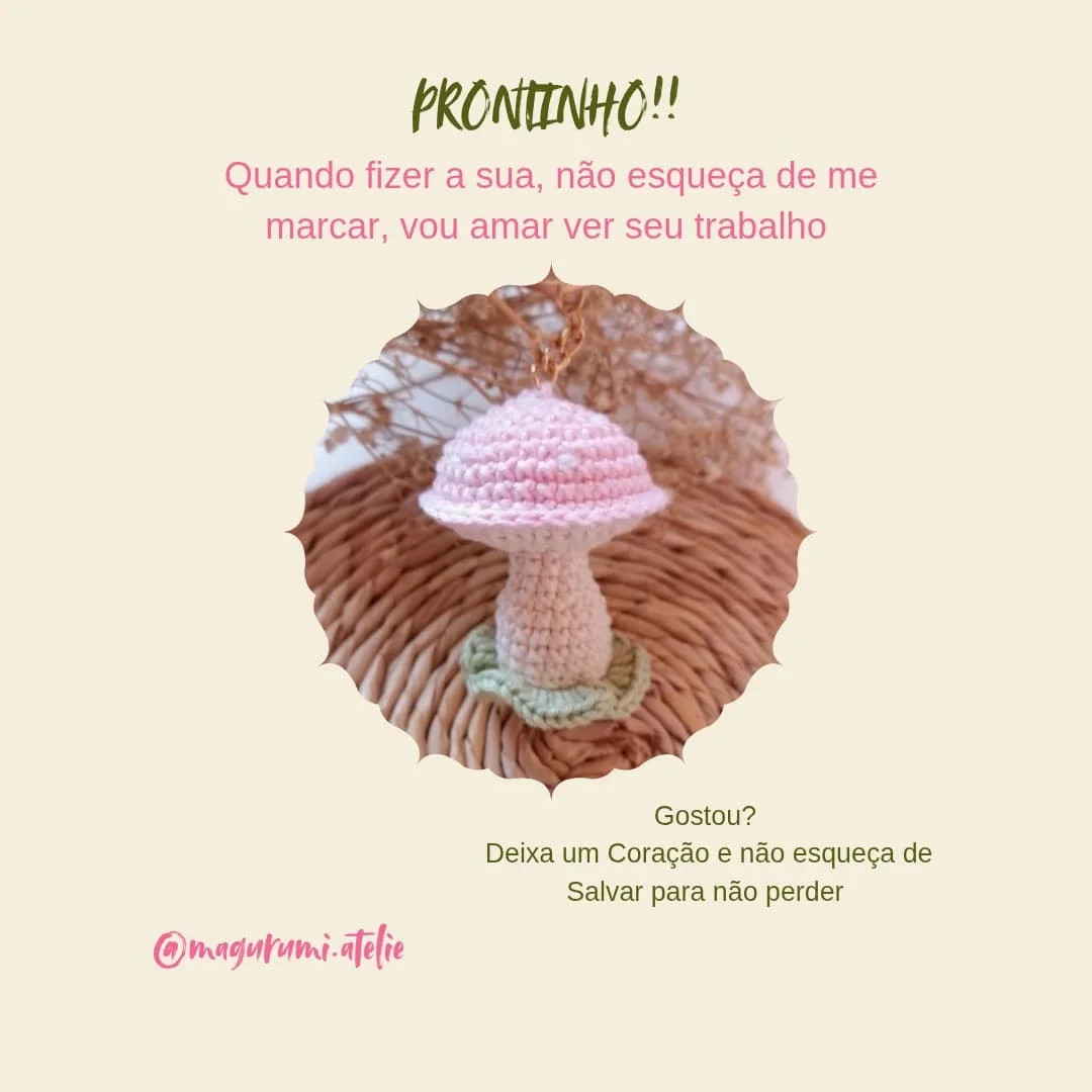 Receita gratuita de chaveiro de cogumelo amigurumi