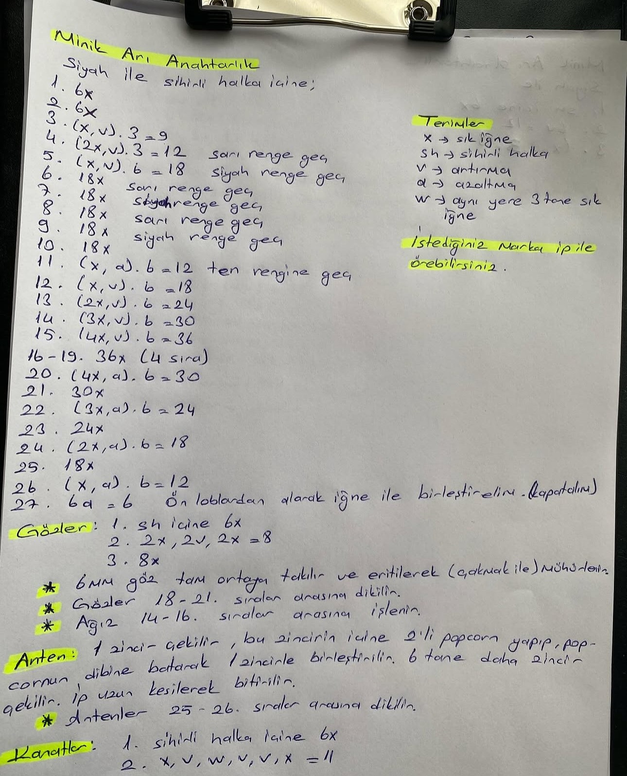 Tığ işi arı anahtarlık şeması