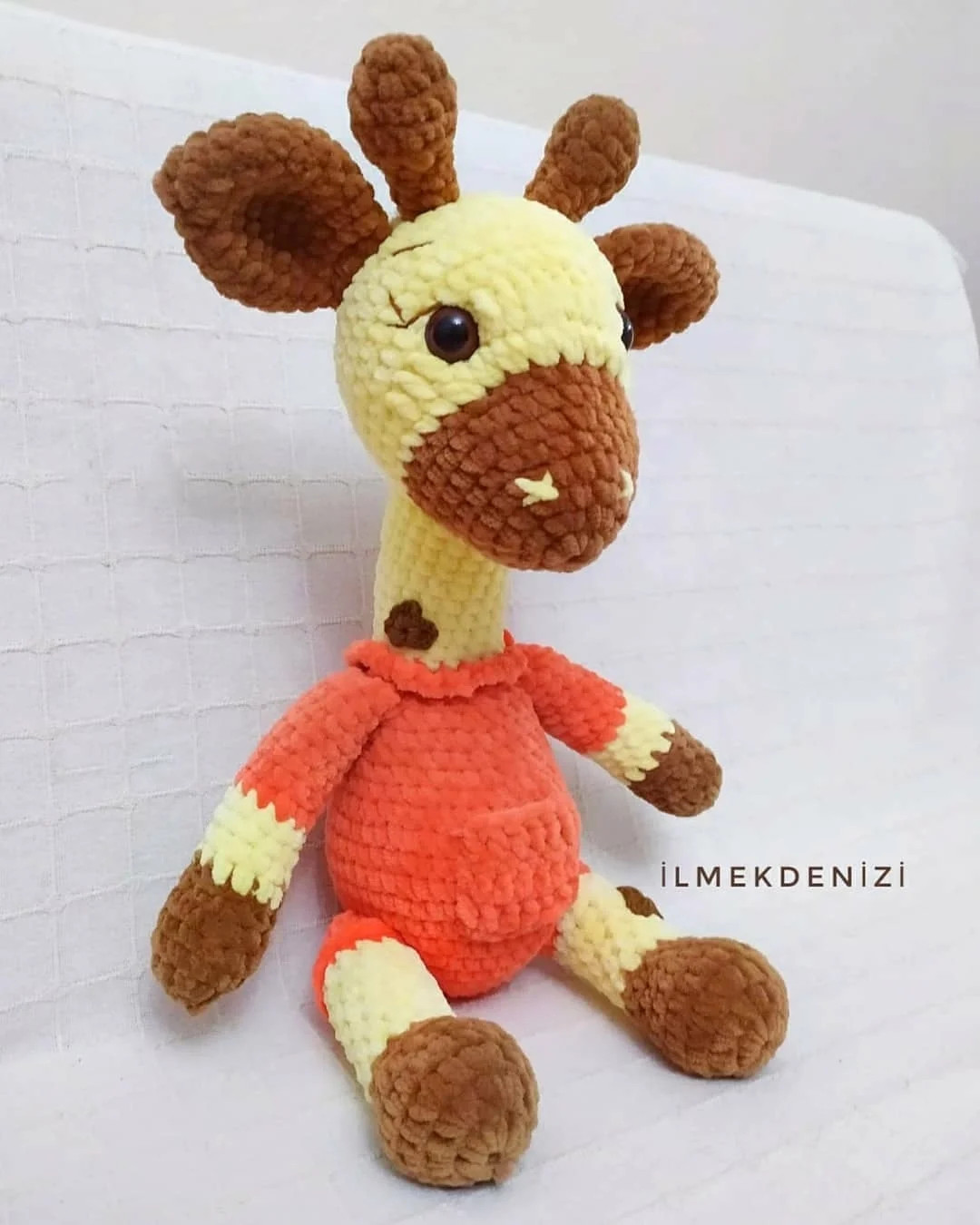 Tülümle Örülmüş Zürafa Amigurumi - Ücretsiz Şema