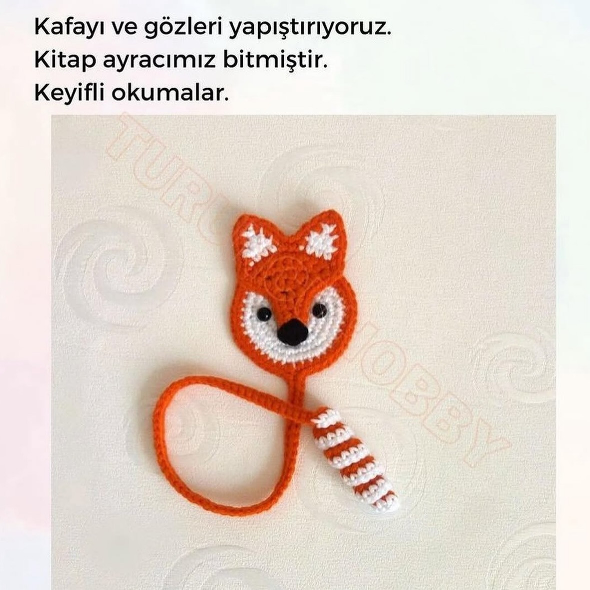 Ücretsiz Tığ işi Tilki Kitap Ayracı Tarifi