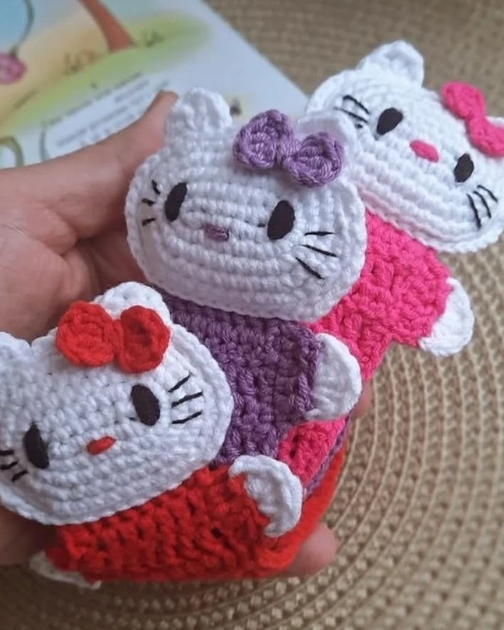 Бесплатный мастер-класс: вязание закладок Hello Kitty