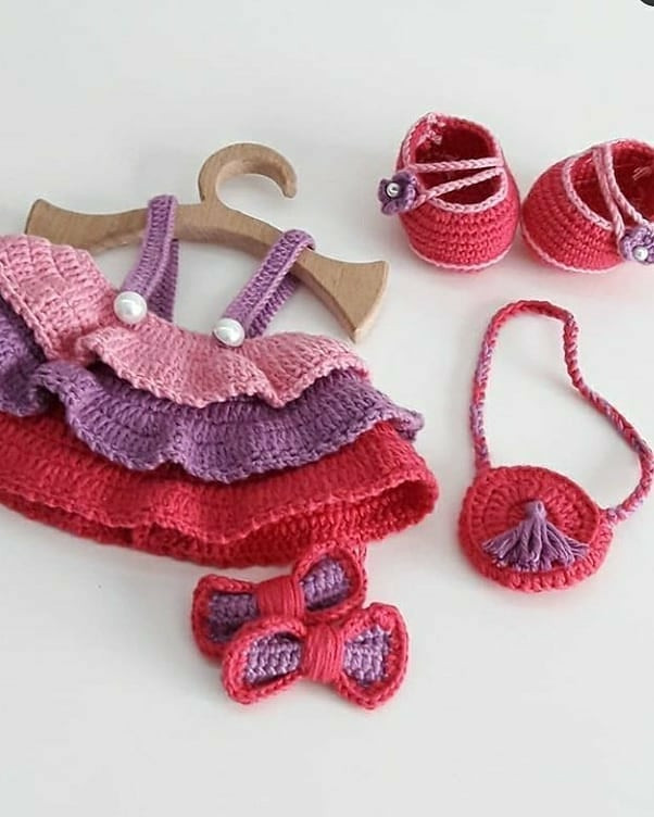 Lila Kız Bebek Amigurumi Şeması